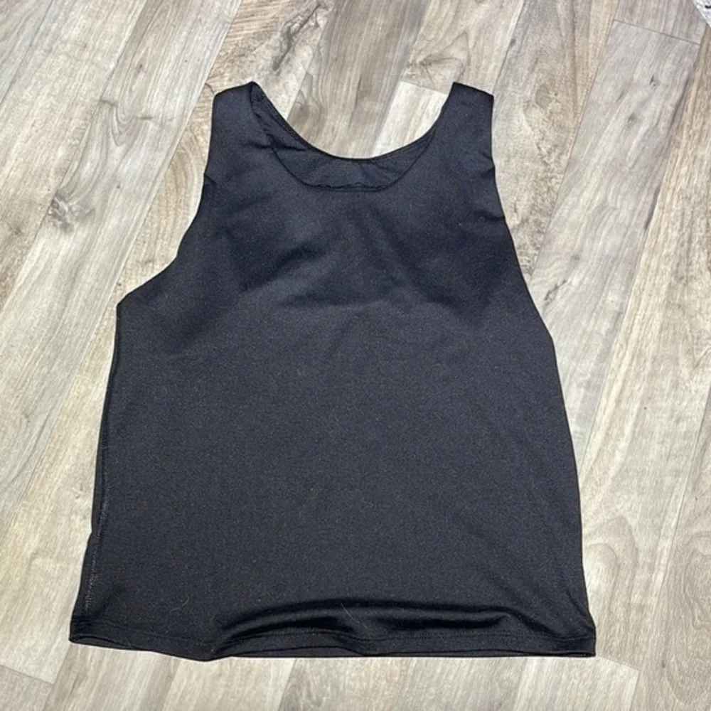Bundle 3 athletic shorts‎ and 2 athletic tops